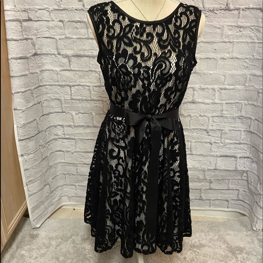 Betsy & Adam dress size 8